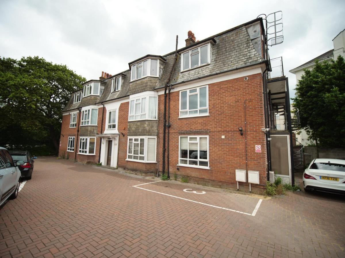 Town Centre Apartment Sleeps 9 Bournemouth Buitenkant foto